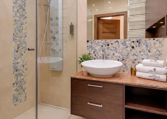 Apartment Old Town Story With Parking - Tandeta 1 By Lion