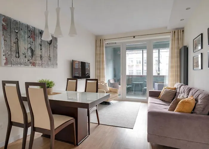 Old Town Story With Parking - Tandeta 1 By Lion *